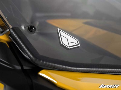 can-am-maverick-r-cockpit-style-haf-windshield_02.jpg