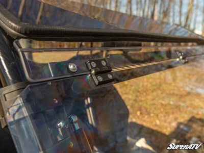 cf-moto_uforce_800_flip_windshield_6_1.jpg
