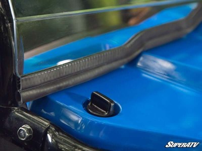 honda_pioneer_520_half_windshield_5_1.jpg