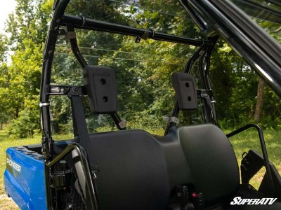 honda_pioneer_520_rear_windshield_05.jpg