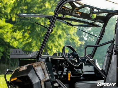 tracker_800_sx_flip_windshield_06a.jpg